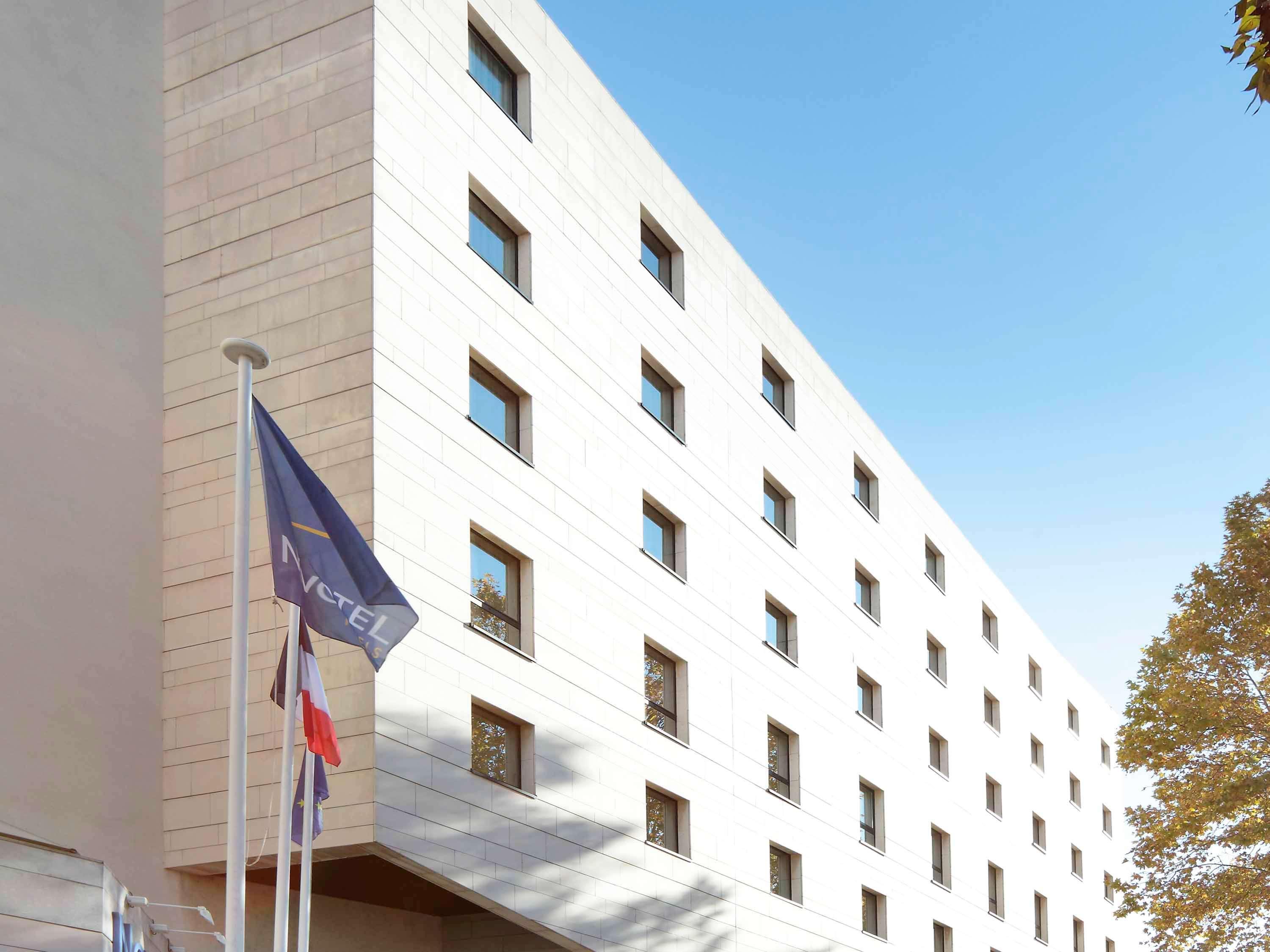 Novotel Atria Nimes Centre Bagian luar foto
