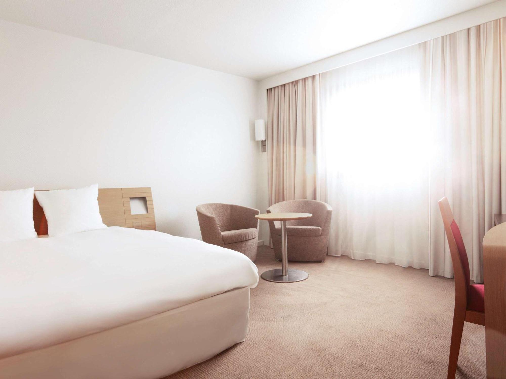 Novotel Atria Nimes Centre Bagian luar foto