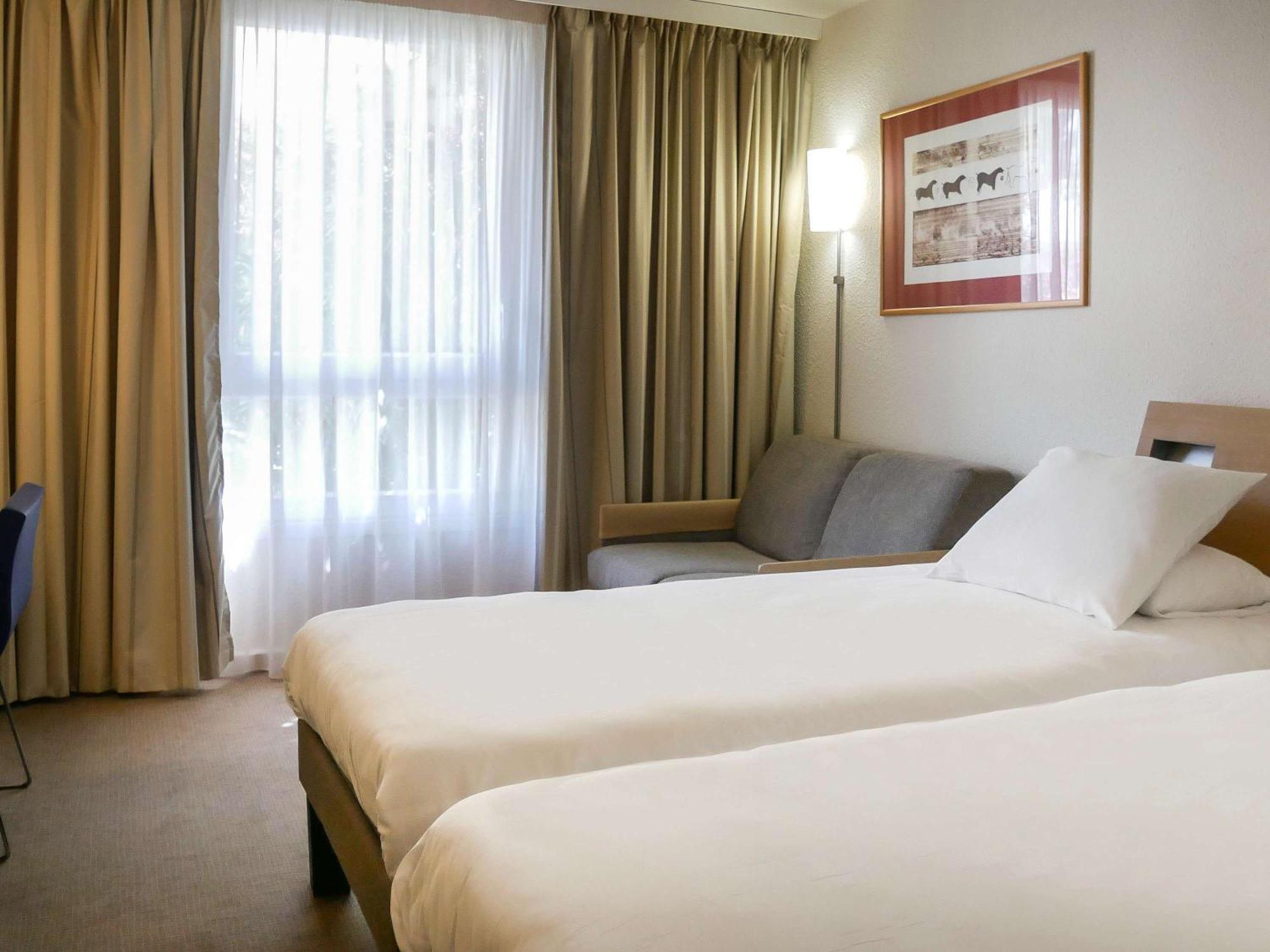 Novotel Atria Nimes Centre Bagian luar foto