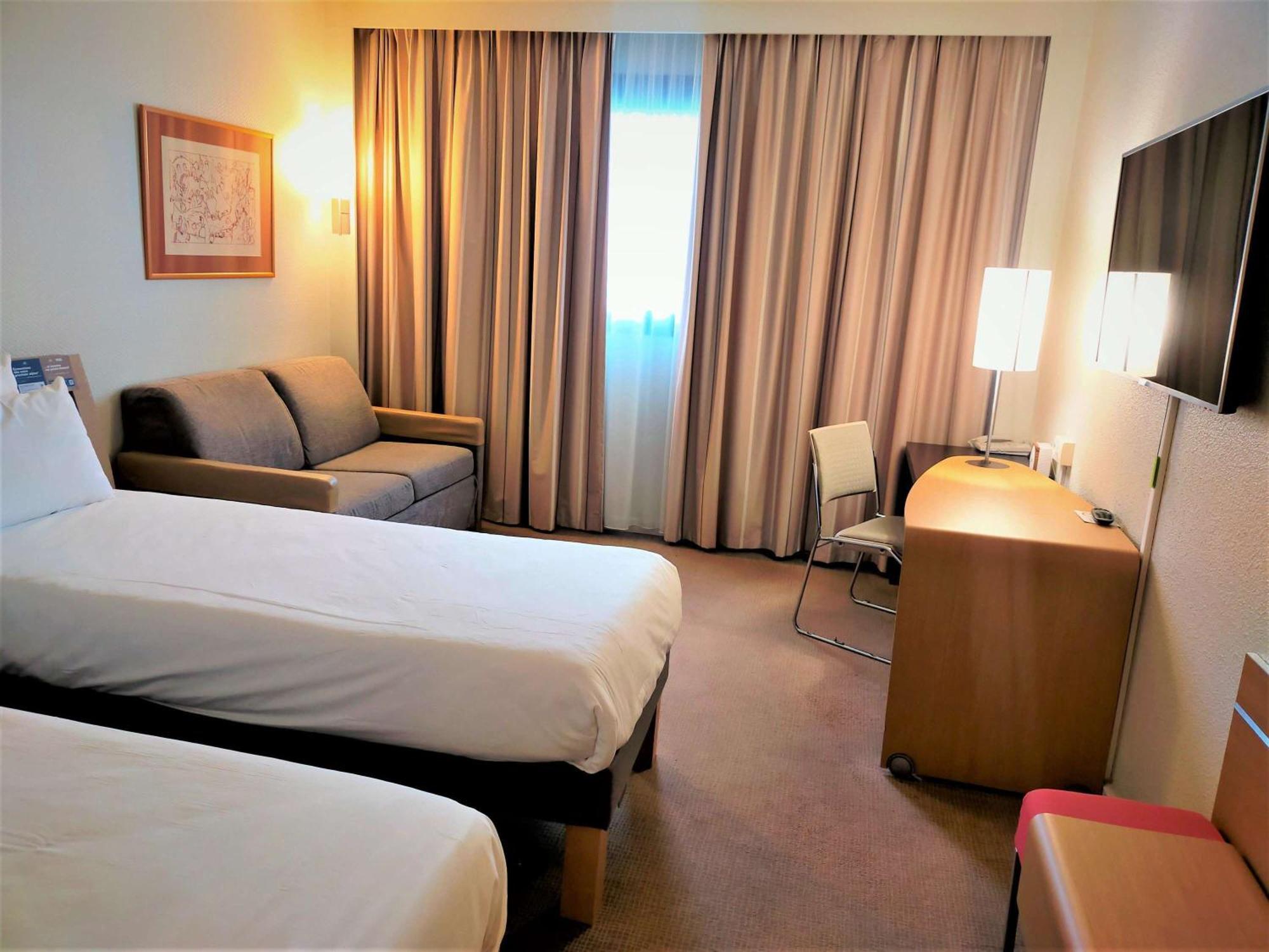 Novotel Atria Nimes Centre Bagian luar foto