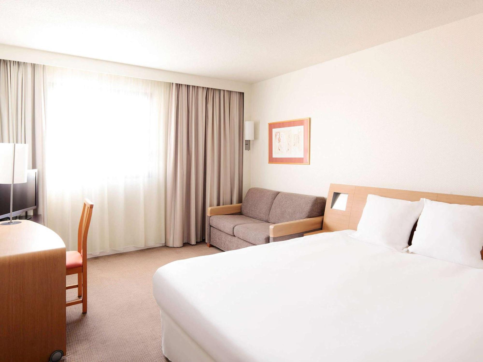 Novotel Atria Nimes Centre Bagian luar foto