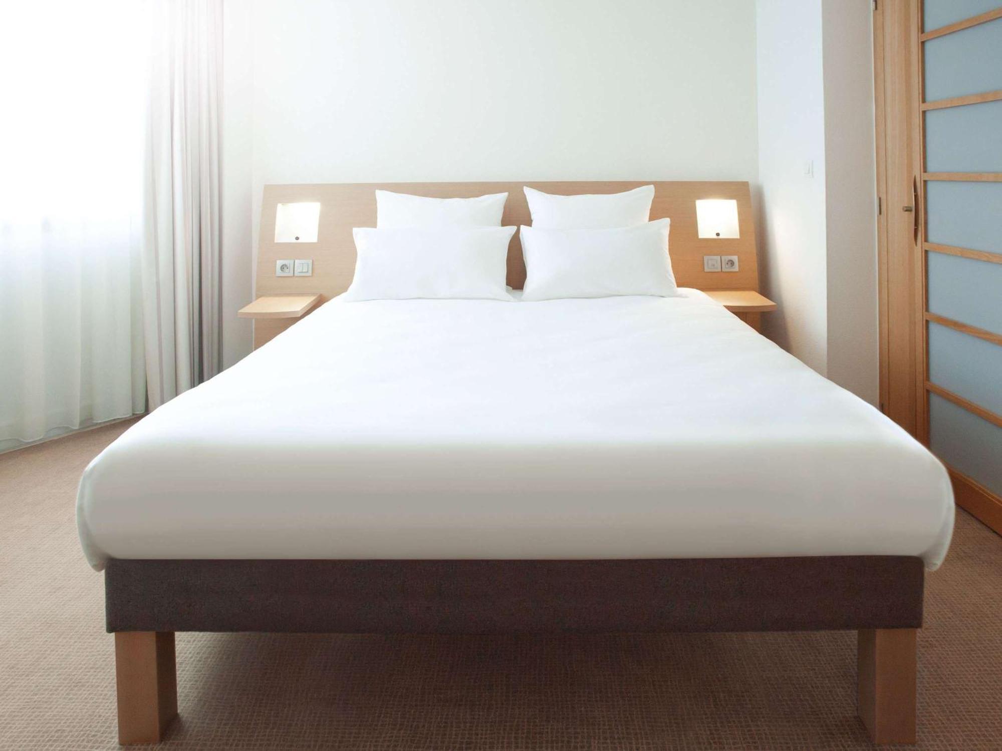 Novotel Atria Nimes Centre Bagian luar foto