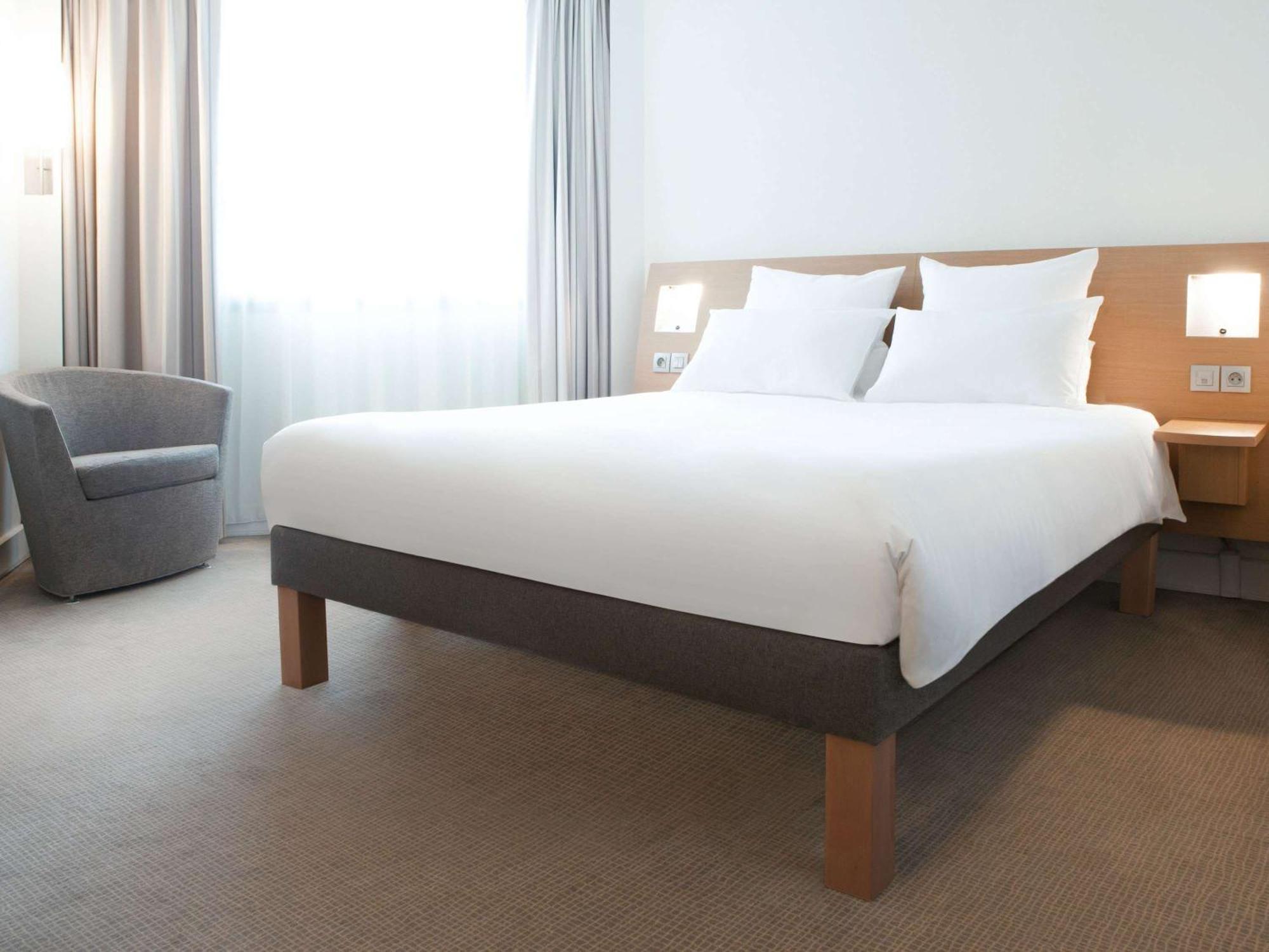 Novotel Atria Nimes Centre Bagian luar foto