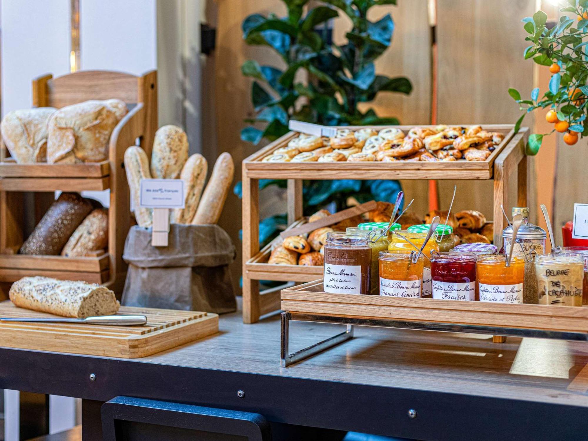 Novotel Atria Nimes Centre Bagian luar foto