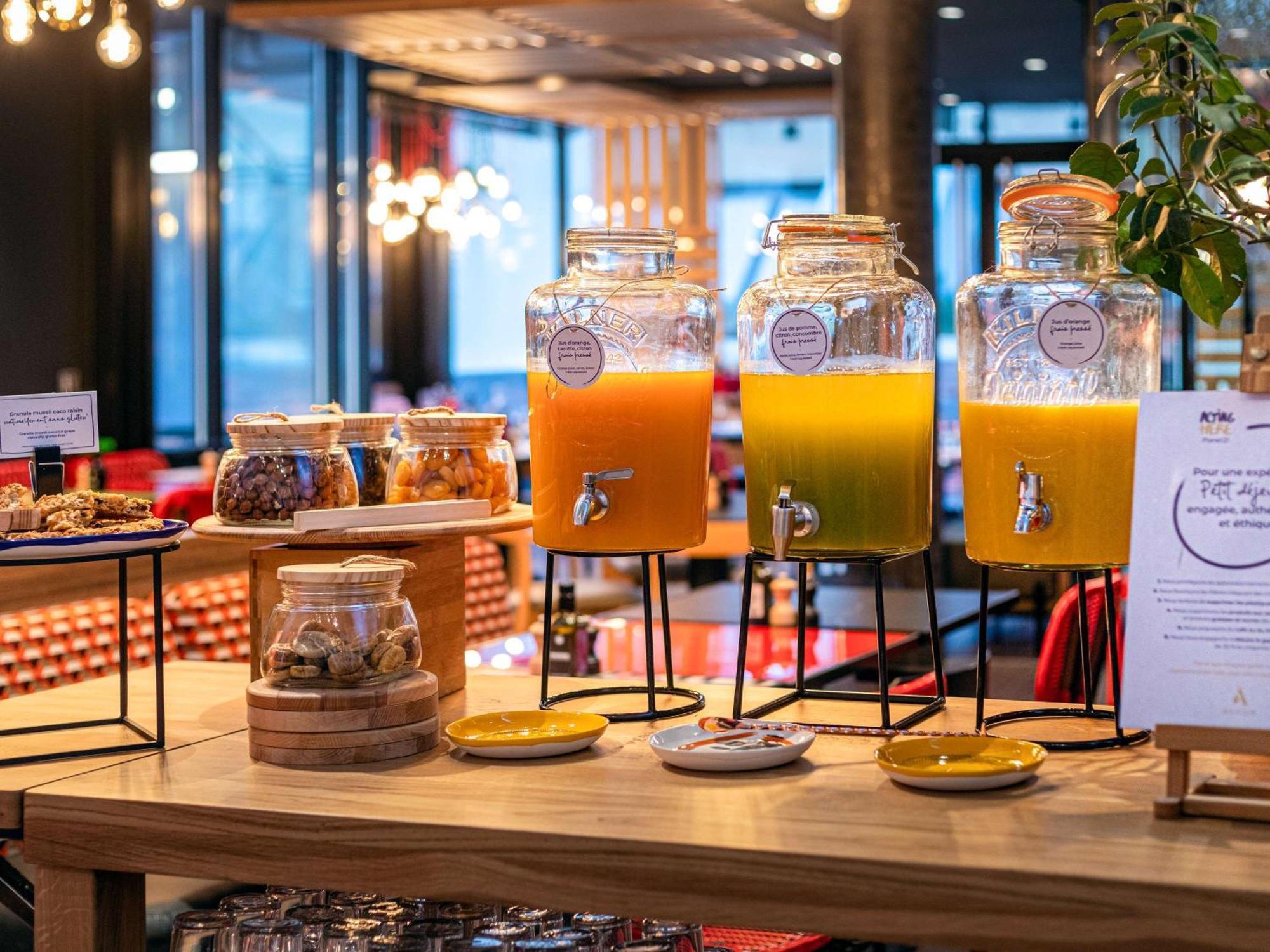 Novotel Atria Nimes Centre Bagian luar foto